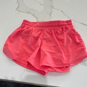 Lululemon hotty hots - 4 tall